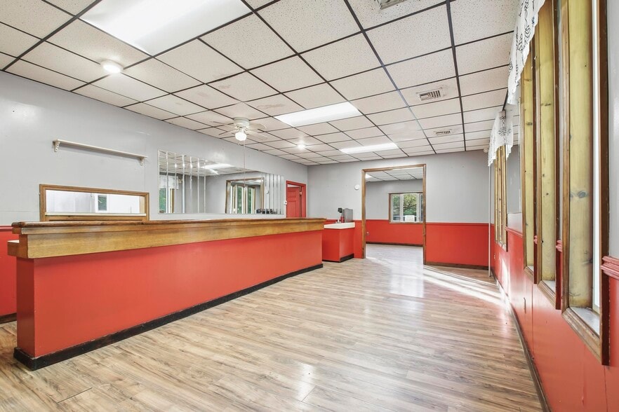 More Photos Of 116 Ringtown Blvd, Ringtown Flex For Sale