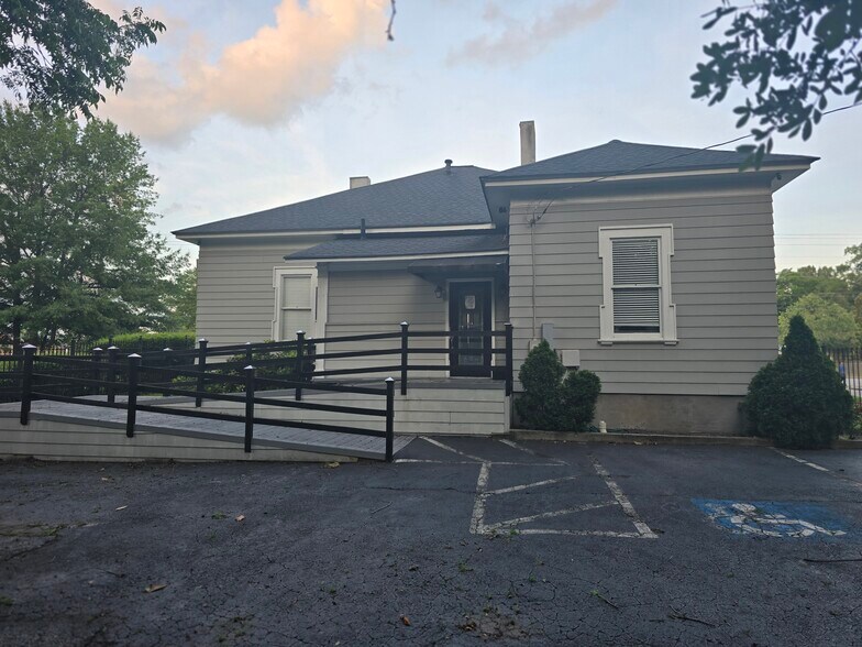 More Photos Of 3285 Main St, College Park Office Residential For Sale