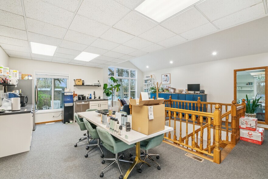 More Photos Of 2434 Commerce Blvd, Mound Office For Sale