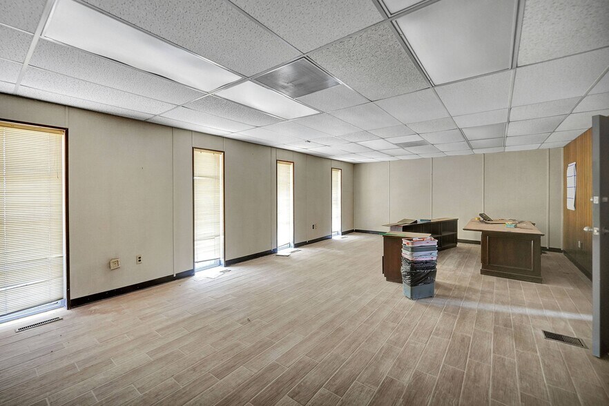 More Photos Of 100 Industrial Ave, Odessa Industrial For Sale