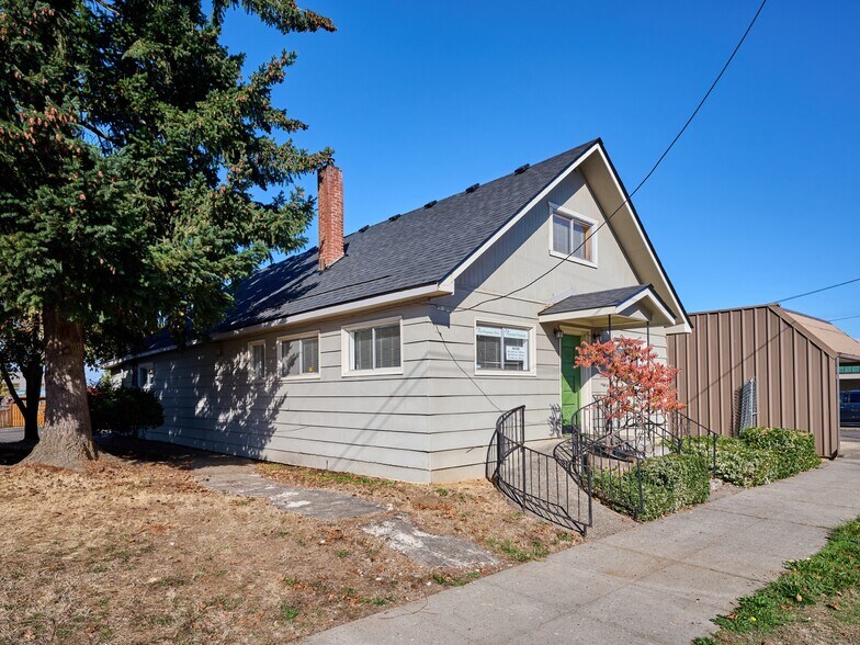 More Photos Of 122 Engle Ave, Molalla Office Residential For Sale