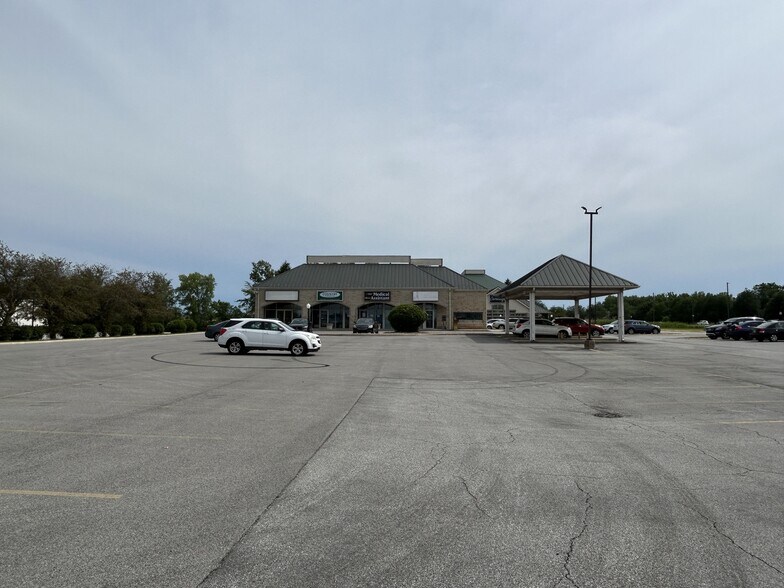 More Photos Of 8101 Polo Club Dr, Merrillville Storefront For Lease
