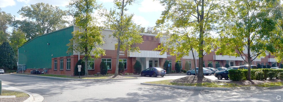 More Photos Of 525 Byron St, Chesapeake Flex For Lease