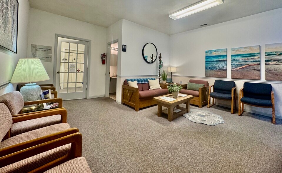 More Photos Of 1999 S Main St, Blacksburg Office Residential For Lease