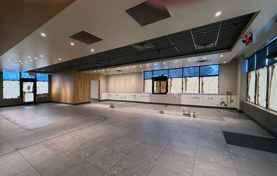 More Photos Of 300 Snelling Ave S, Saint Paul Storefront Retail Office For Lease