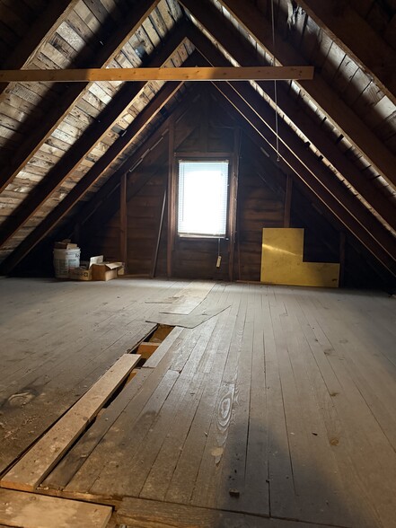 More Photos Of 50 Kirkendall Ave, Shavertown Flex For Sale