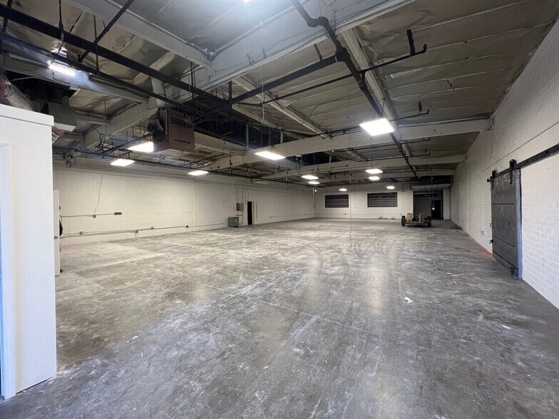 More Photos Of 3850 Broadway Pl, Los Angeles Warehouse For Lease
