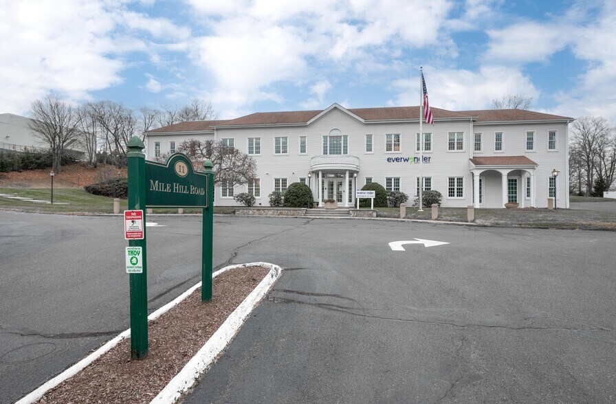 More Photos Of 11 Mile Hill Rd, Newtown Office For Sale