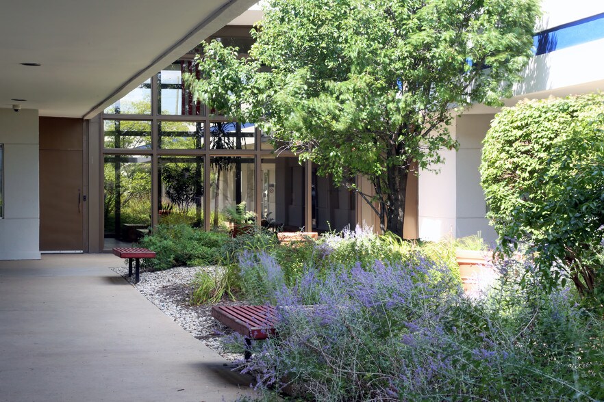 More Photos Of 1001 E Touhy Ave, Des Plaines Office For Lease