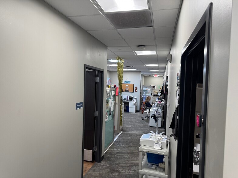 More Photos Of 5901 N 27th St, Lincoln Medical For Lease