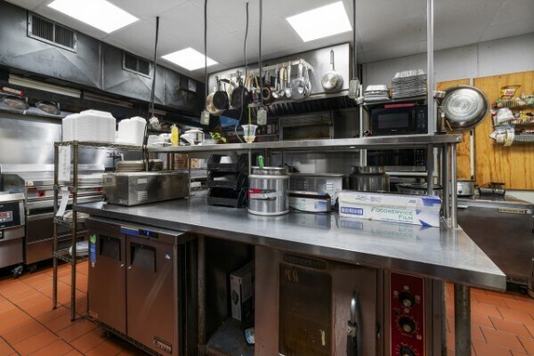 More Photos Of 601 N 1st St, Pulaski Restaurant For Sale