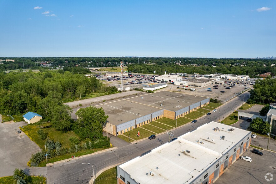 More Photos Of 1955-1977 Rue Notre-Dame-de-Fatima, Laval Warehouse For Lease
