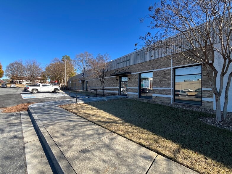 More Photos Of 5315 Peachtree Blvd, Chamblee Loft Creative Space For Lease