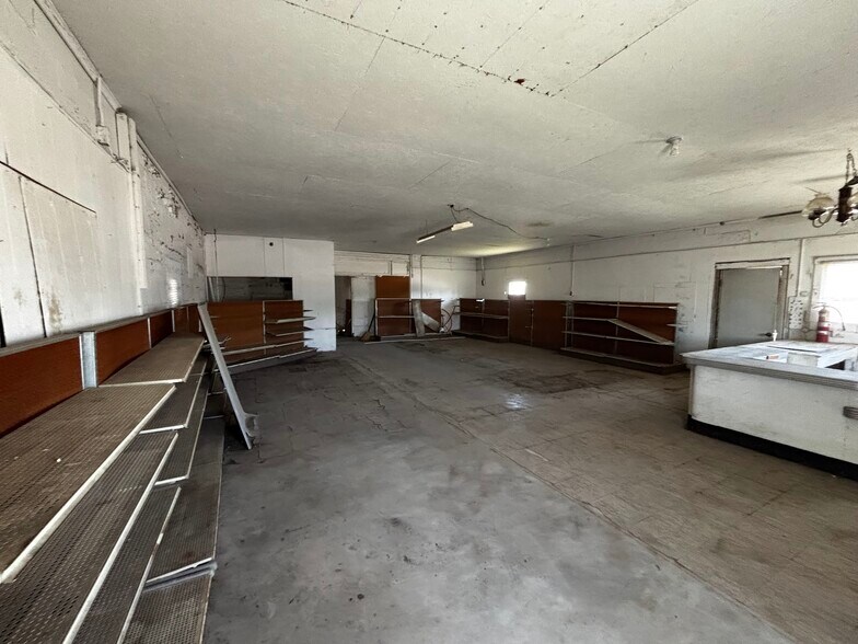 More Photos Of 201 N Main St, McGregor Office For Sale