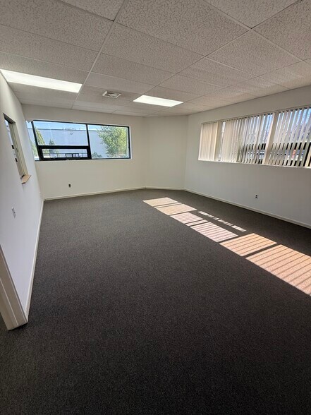 More Photos Of 991 Main St, Holbrook Medical For Lease