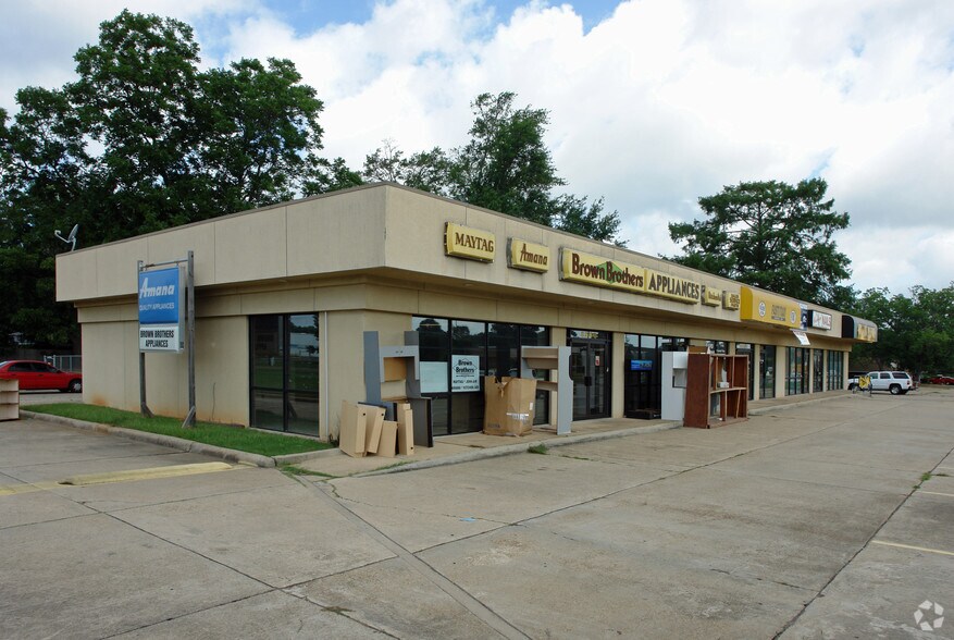 More Photos Of 8236-8240 Jewella Ave, Shreveport Storefront Retail Office For Sale