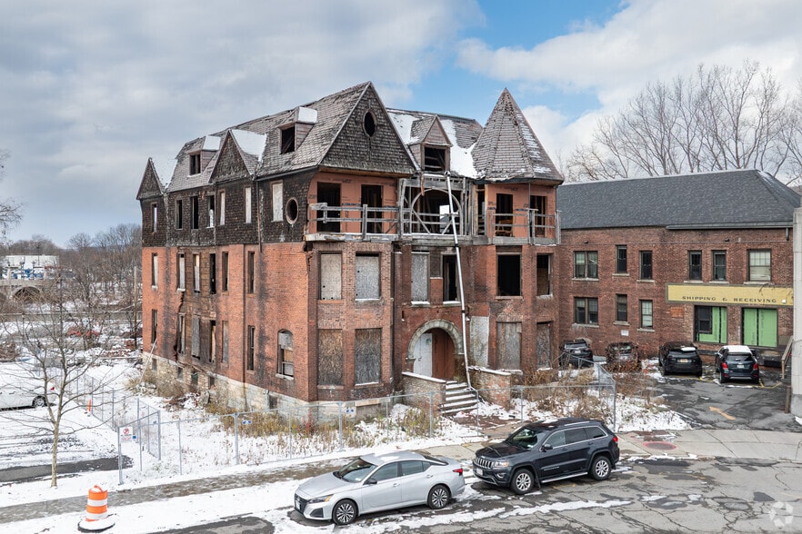 More Photos Of 263 Washington St, Binghamton Apartments For Sale