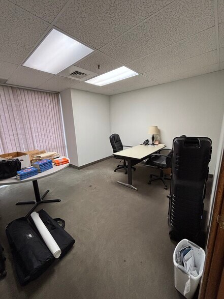 More Photos Of 456 Fulton St, Peoria Office For Sale