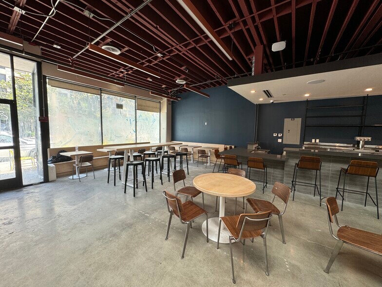 More Photos Of 11016 Magnolia Blvd, North Hollywood Restaurant For Sale