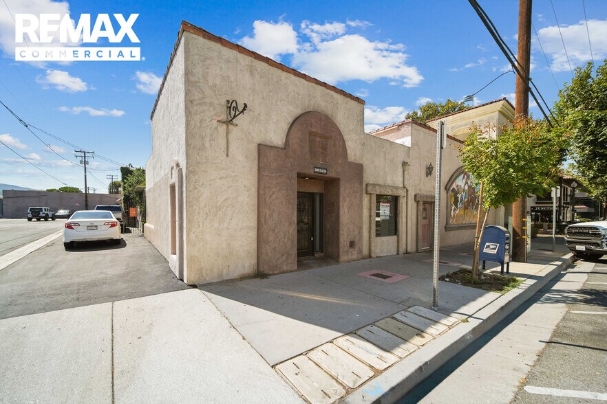 Primary Photo Of 22508 Market St, Santa Clarita Storefront Retail Office For Lease