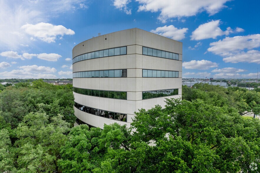 More Photos Of 4800 Sugar Grove Blvd, Stafford Office For Lease