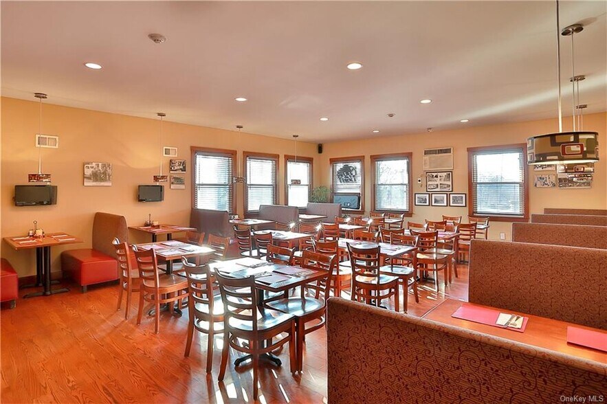 More Photos Of 243-249 Orange Tpke, Sloatsburg Restaurant For Sale