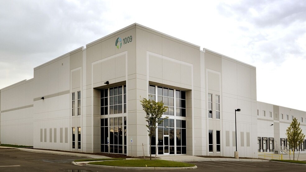 Primary Photo Of 1119 W Middlesex Ave, Port Reading Unknown For Lease