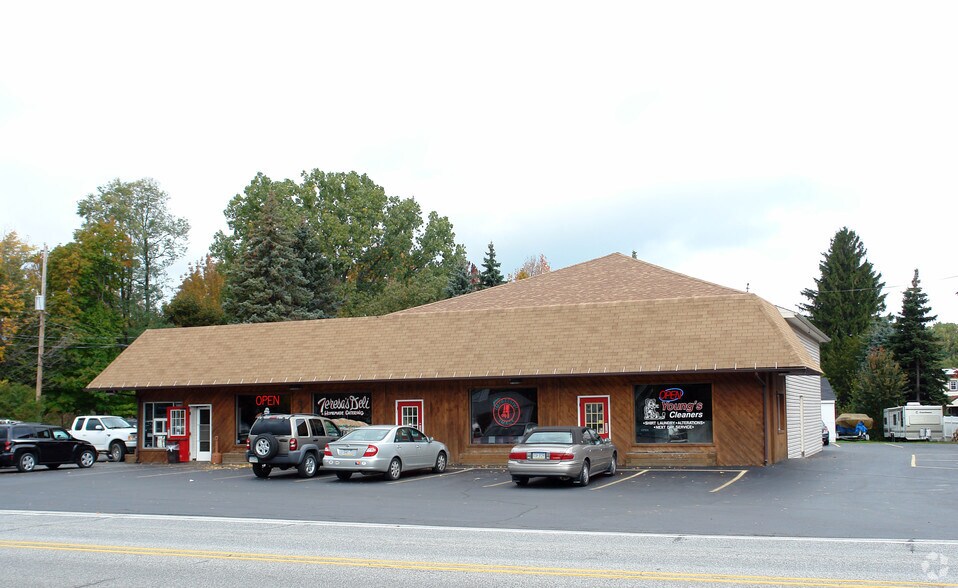 More Photos Of 5360 W Lake Rd, Erie Freestanding For Sale