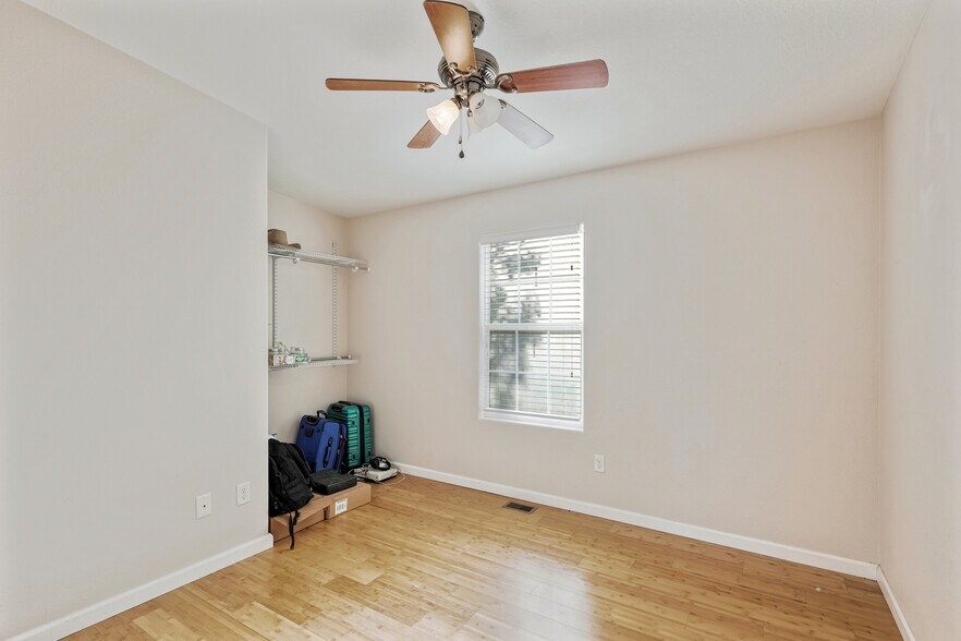 More Photos Of 1105 N 13th St, Alpine Apartments For Sale