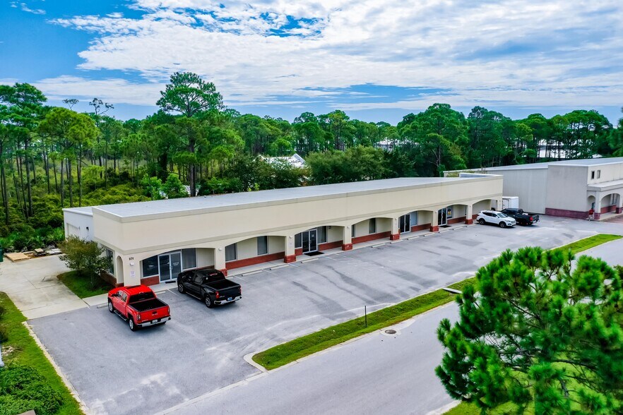 More Photos Of 101 Business Centre Dr, Miramar Beach Service For Lease