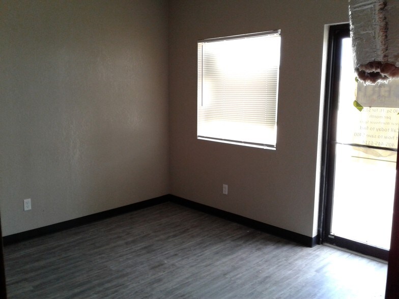 More Photos Of 14401 N Lincoln Blvd, Edmond Warehouse For Lease