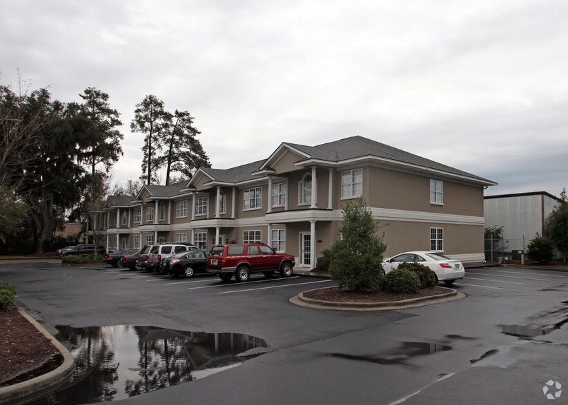 More Photos Of 37 W Fairmont Ave, Savannah Office For Lease