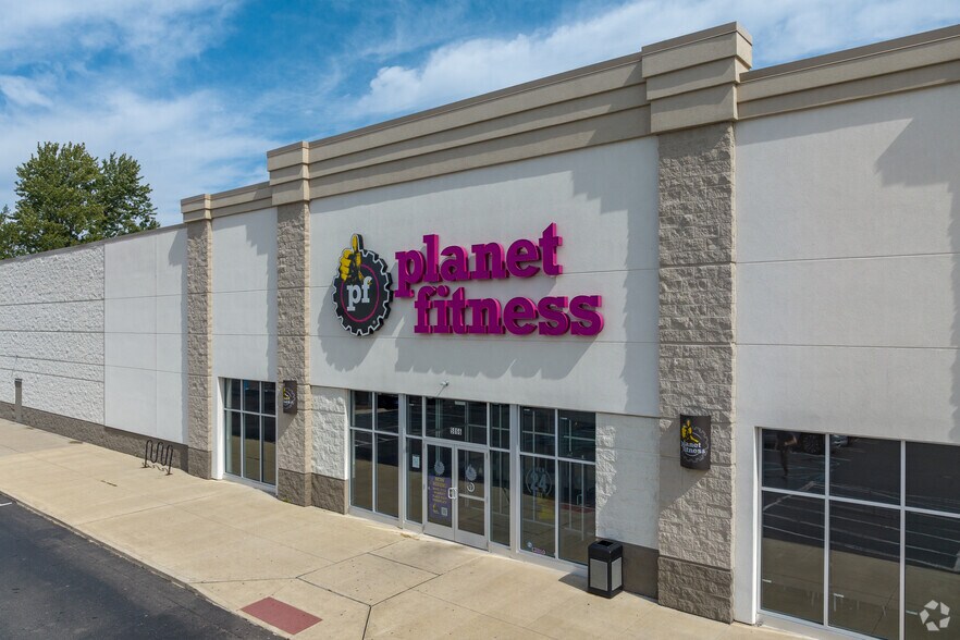 More Photos Of 5866-5870 Middlebelt Rd, Garden City Freestanding For Lease