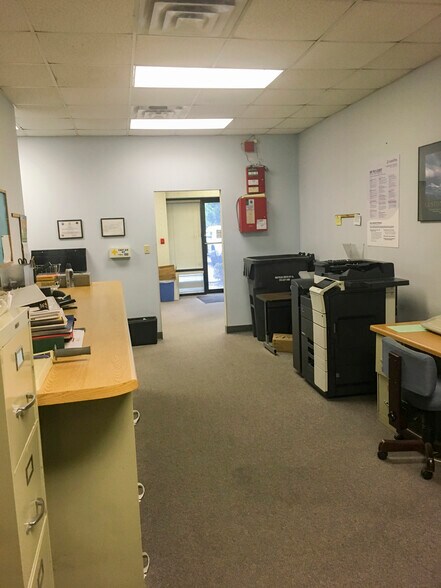 More Photos Of 2846 Industrial Plaza Dr, Tallahassee Research And Development For Lease