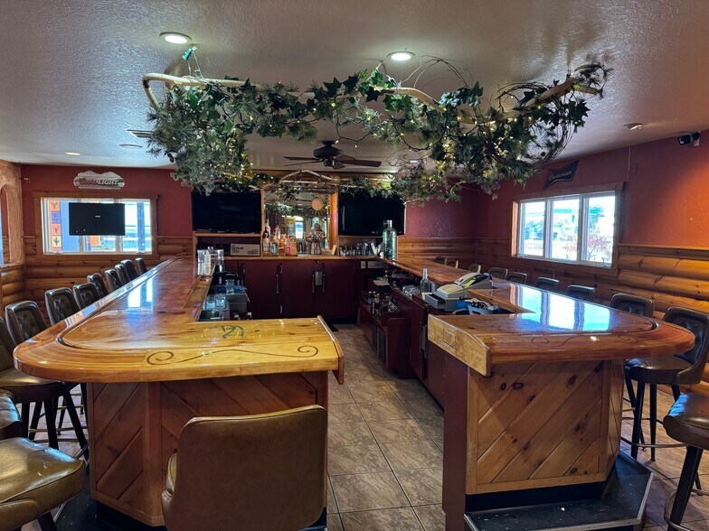 More Photos Of 408 State Rd, Hatley Restaurant For Sale