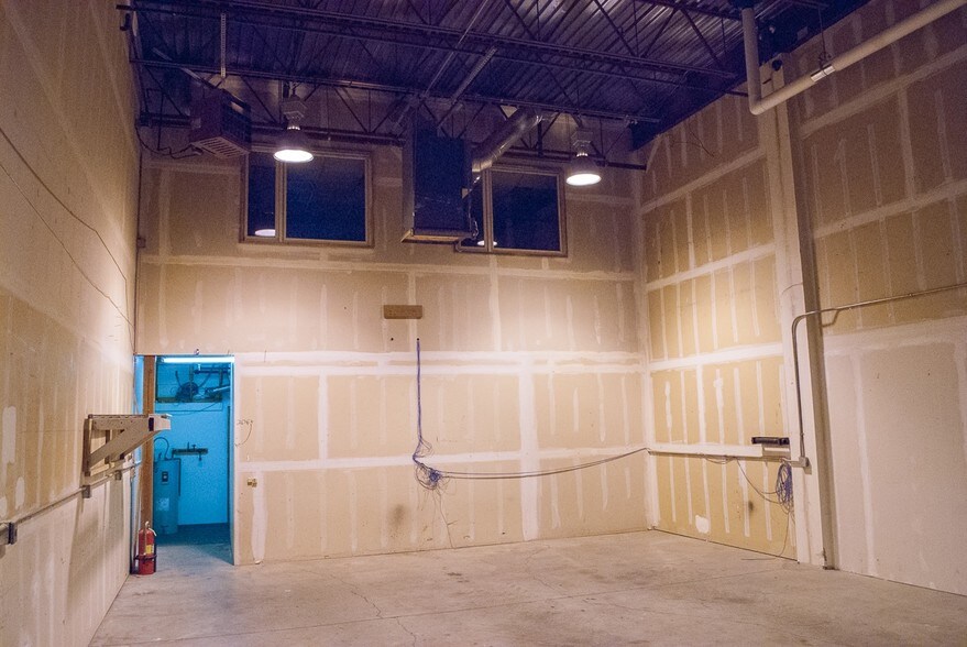 More Photos Of 11901-12201 Industry Way, Anchorage Unknown For Lease