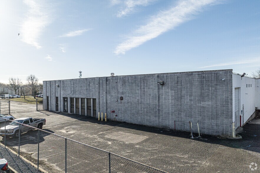 More Photos Of 50-54 Drexel Dr, Bay Shore Warehouse For Lease