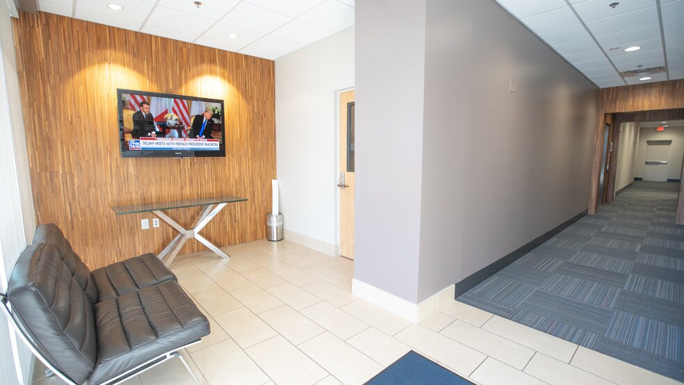 More Photos Of 1646 33rd St, Orlando Office For Lease