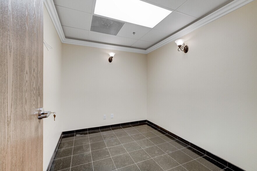 More Photos Of 3470 E Russell Rd, Las Vegas Office For Sale