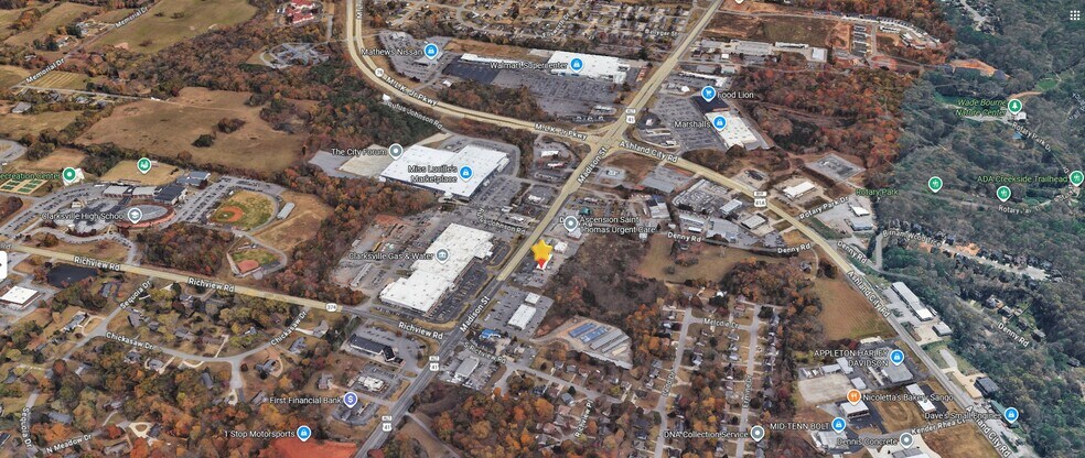 More Photos Of 2212-2218 Madison St, Clarksville General Retail For Lease