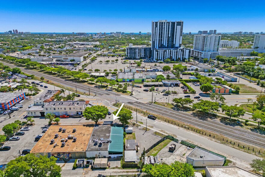 More Photos Of 835-841 NE 3rd Ave, Fort Lauderdale Bar For Sale