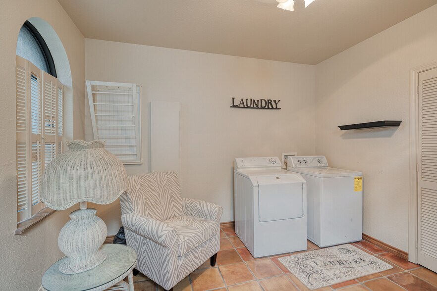 More Photos Of 505 Gilchrist Ln, Del Rio Specialty For Sale