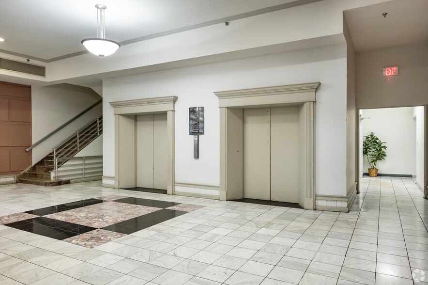 More Photos Of 200 N Main St, Greenville Office Residential For Lease