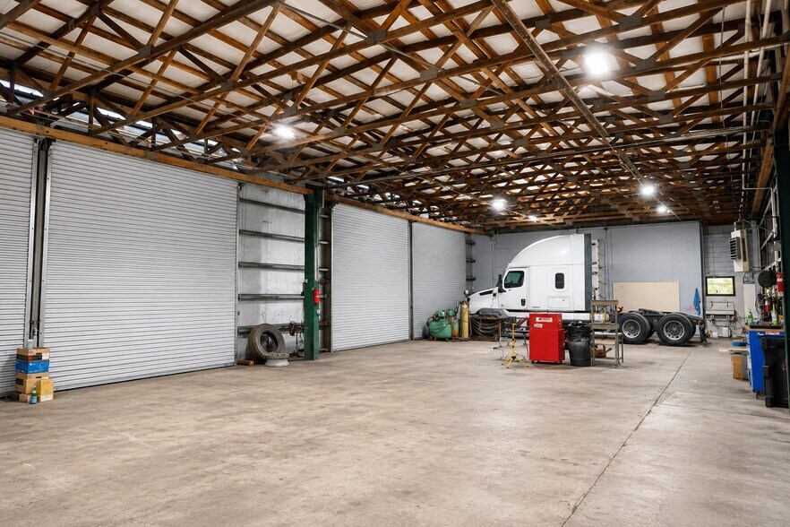 More Photos Of 20710 3rd Ave E, Spanaway Auto Repair For Sale