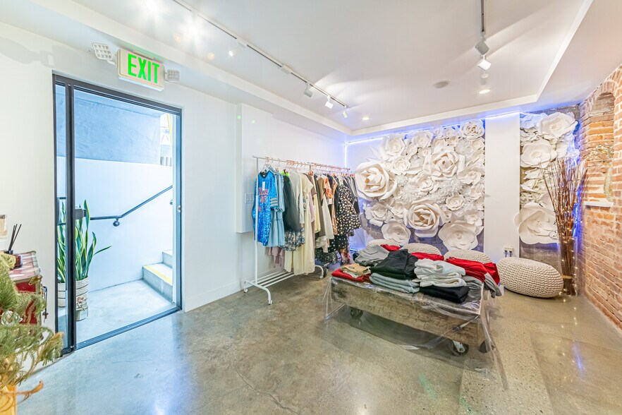 More Photos Of 330 N Western Ave, Los Angeles Storefront Retail Office For Lease