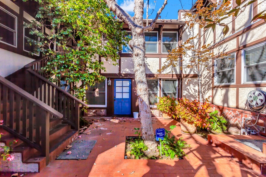 More Photos Of 1461 Glenneyre St, Laguna Beach Office Residential For Sale