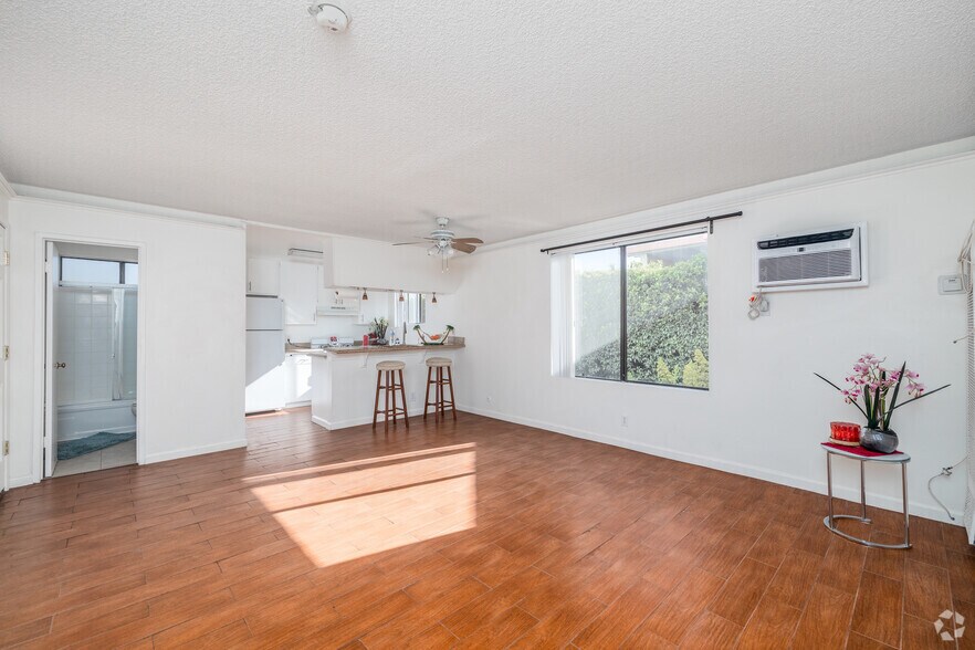 More Photos Of 1943 Vista Del Mar Ave, Los Angeles Apartments For Sale