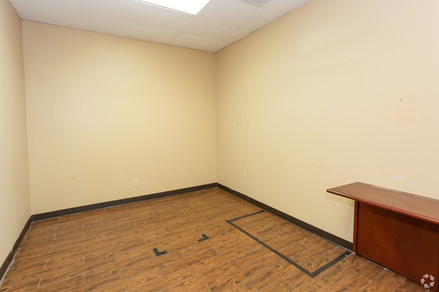 More Photos Of 5062 N 19th Ave, Phoenix Medical For Sale