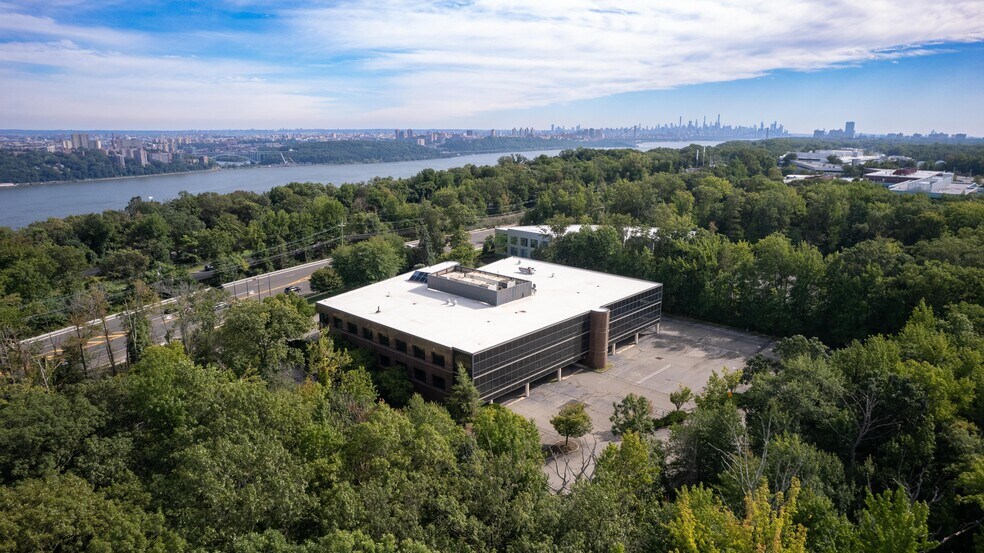 More Photos Of 1000 Sylvan Ave, Englewood Cliffs Office For Sale