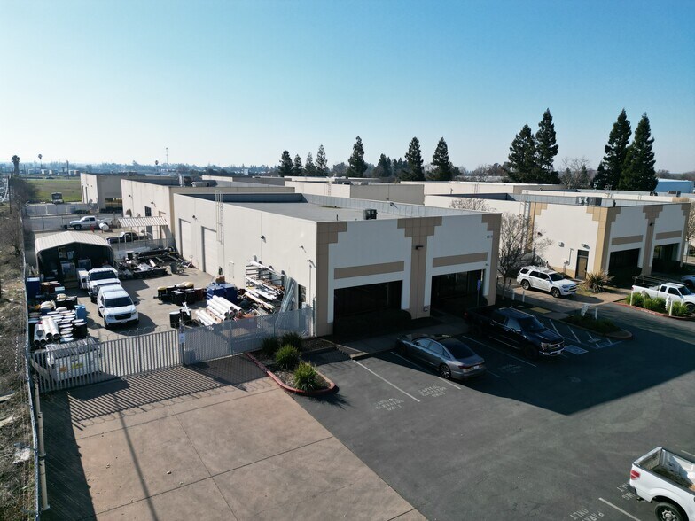 More Photos Of 4513 Harlin Dr, Sacramento Warehouse For Lease